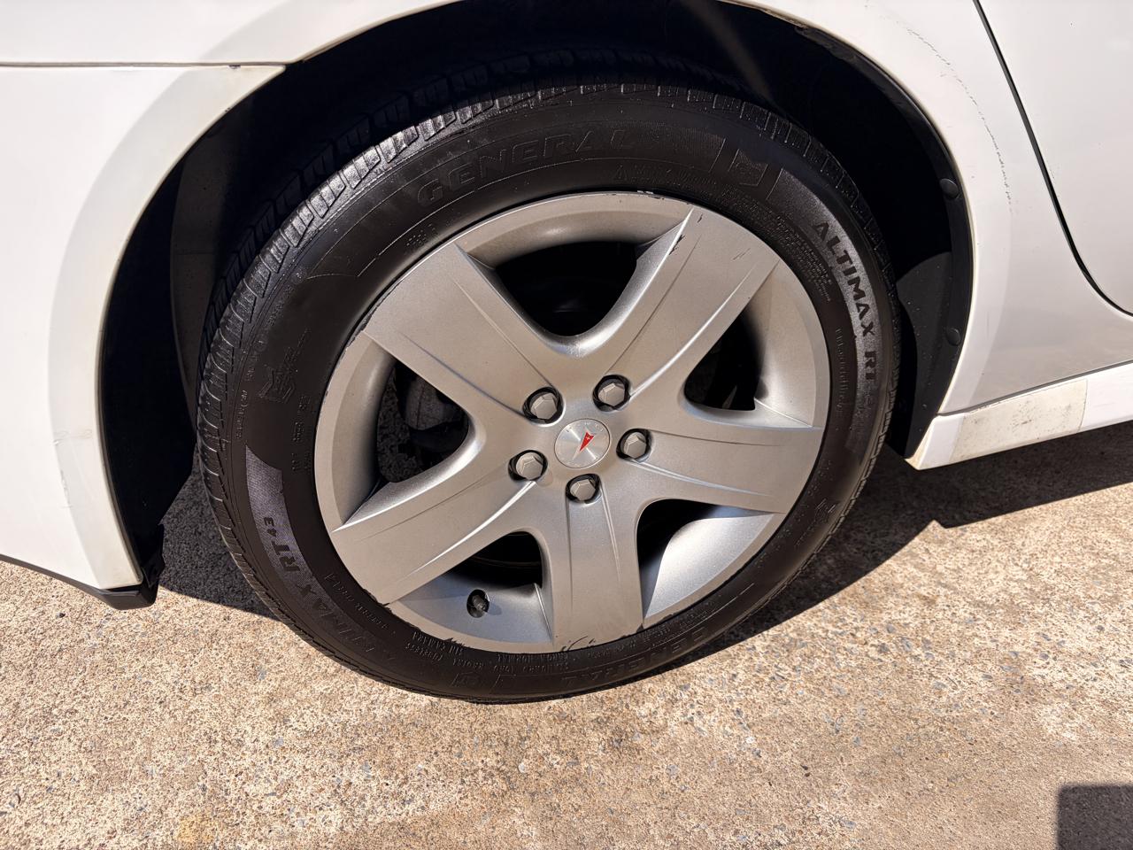 Pontiac G6 Base 2010