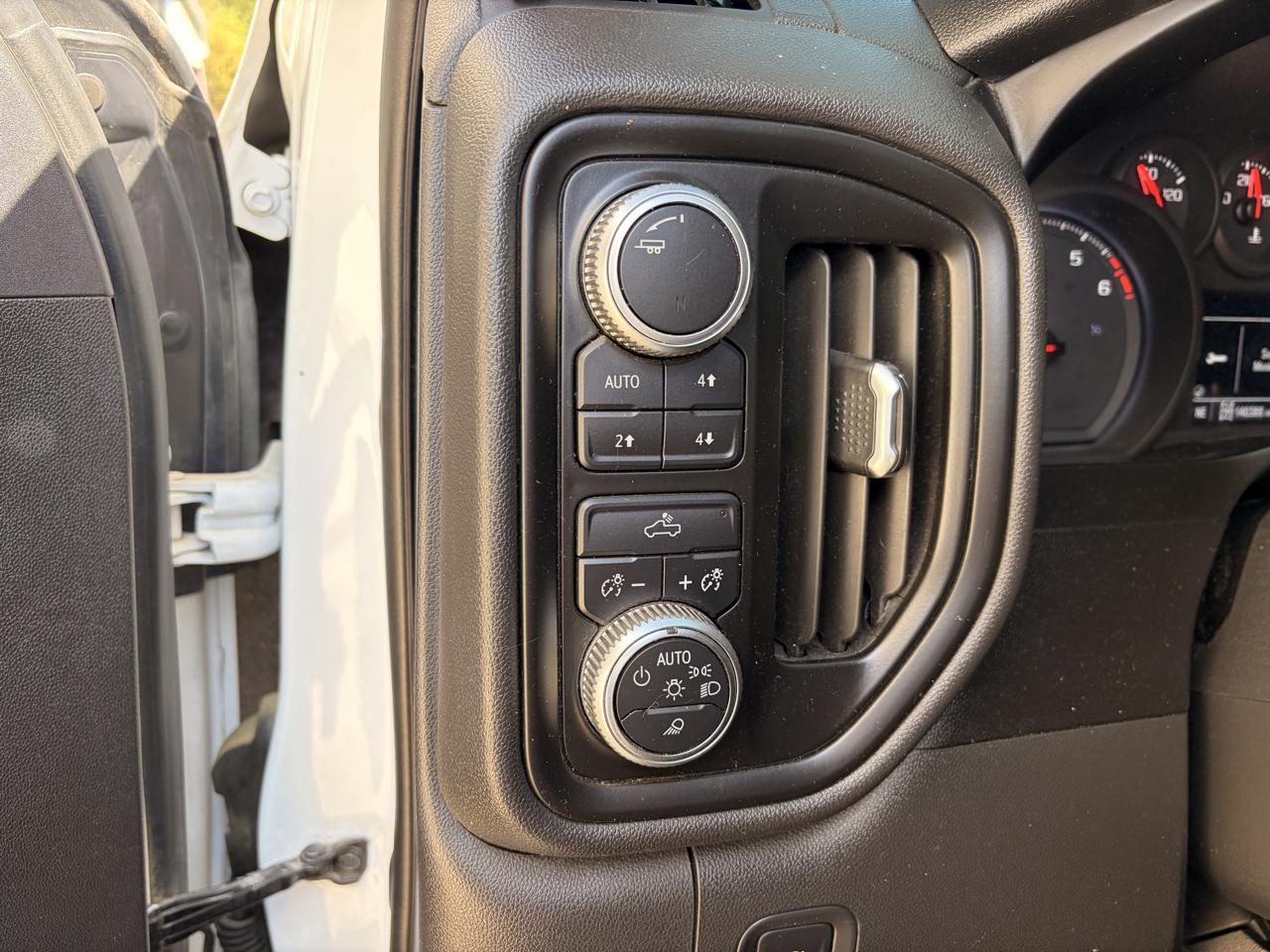 GMC Sierra 1500 Base Crew Cab Long Box 4WD 2020