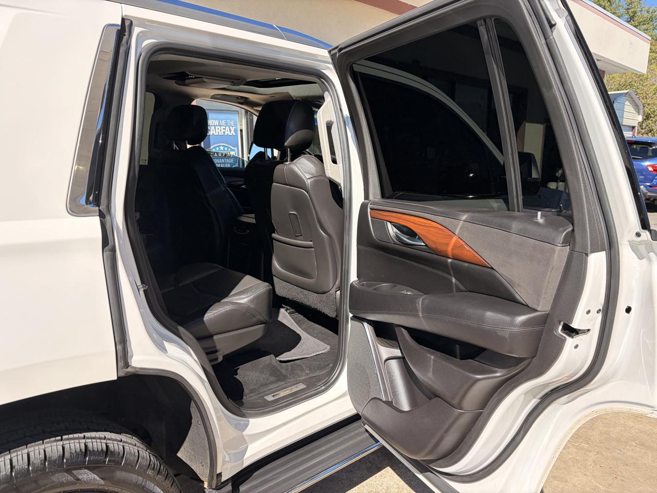 Cadillac Escalade Luxury 4WD 2018