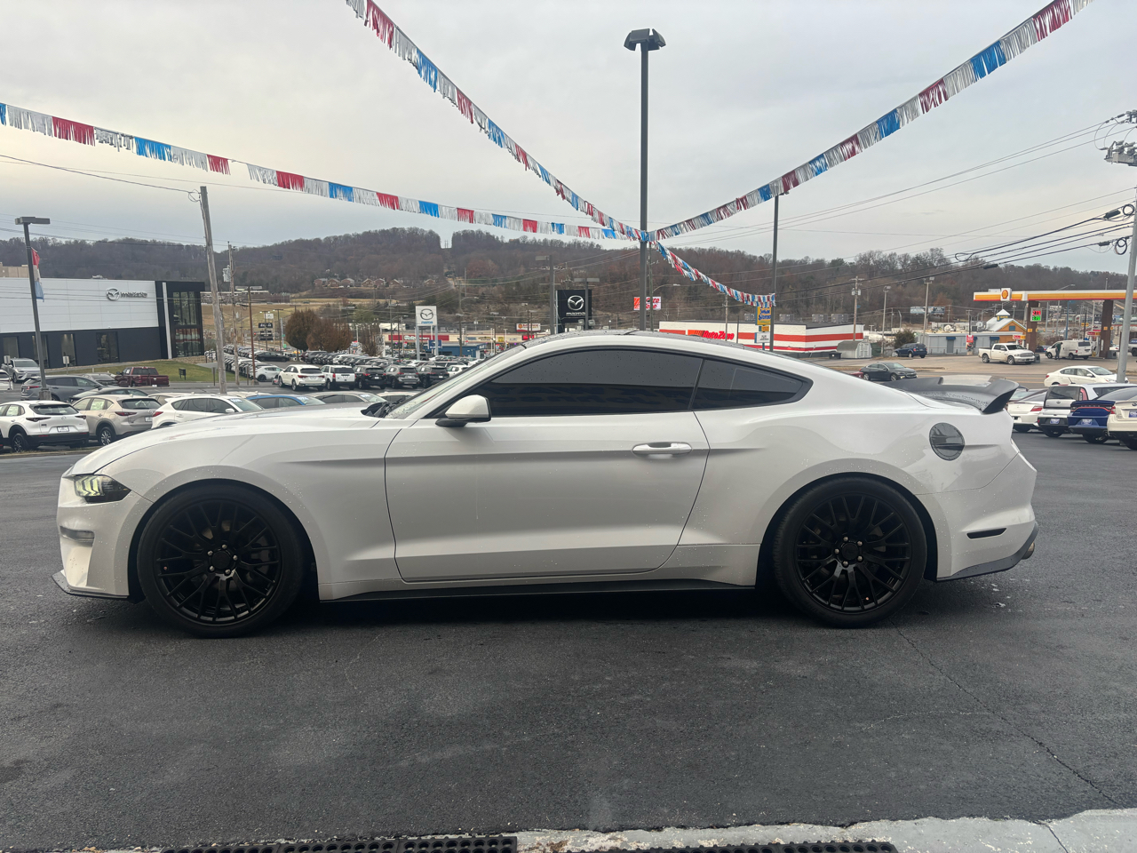 2020 Ford Mustang EcoBoost photo 3