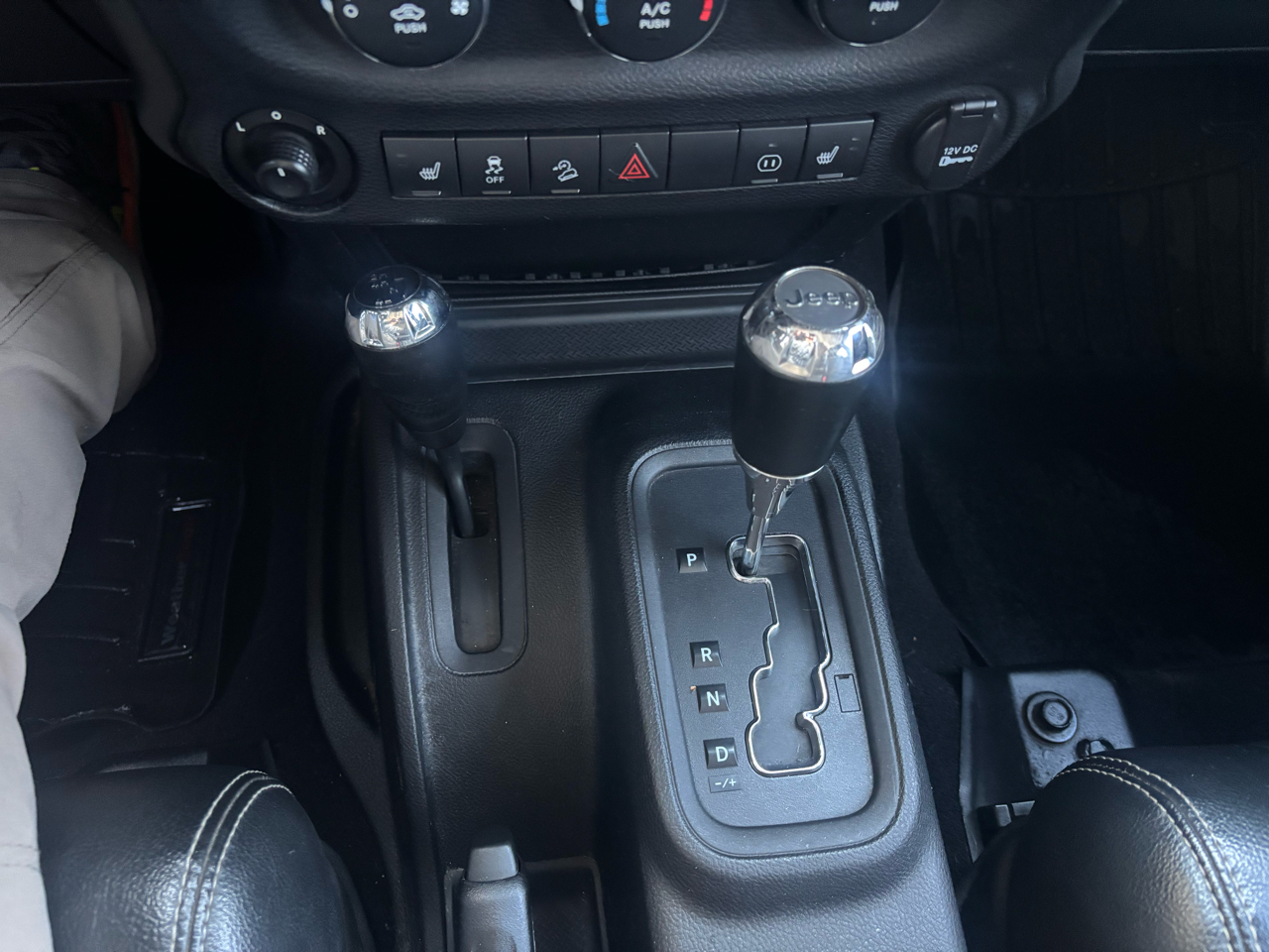 Jeep Wrangler Unlimited Sahara 4WD 2012