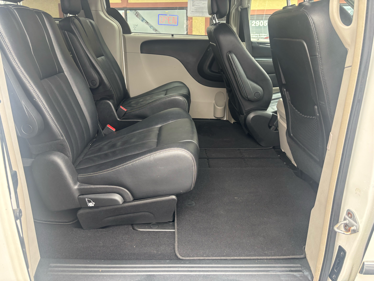 Chrysler Town & Country Touring 2013