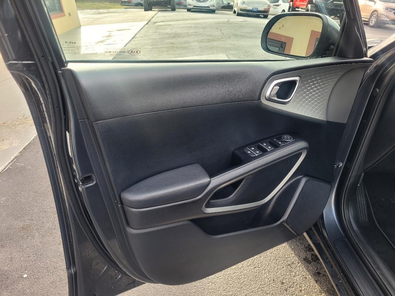 Kia Soul LX CVT 2022