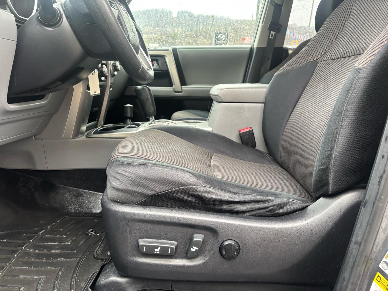 Toyota 4Runner SR5 4WD 2011