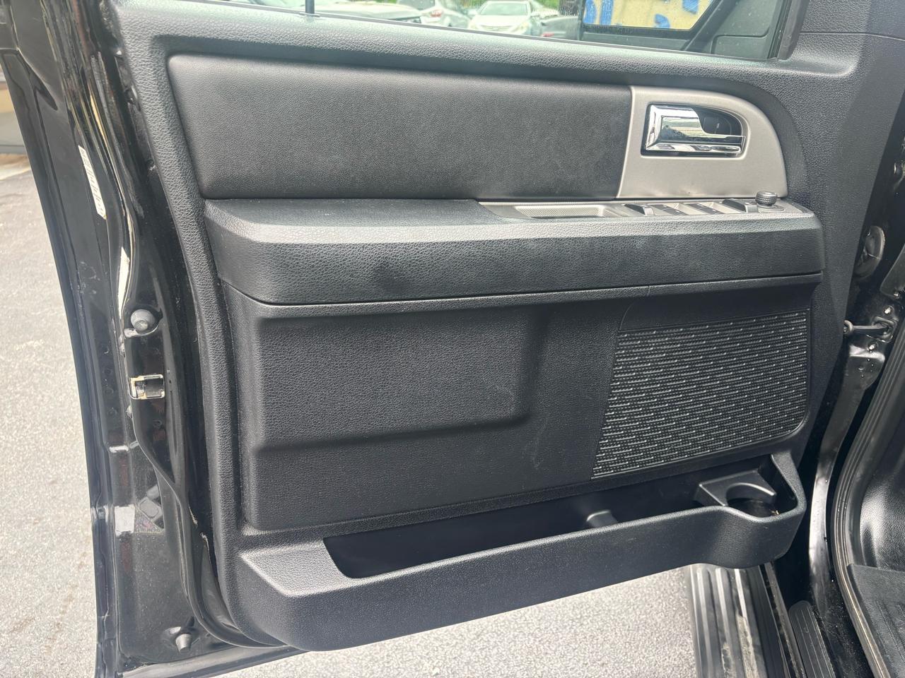 Ford Expedition XLT 2WD 2016