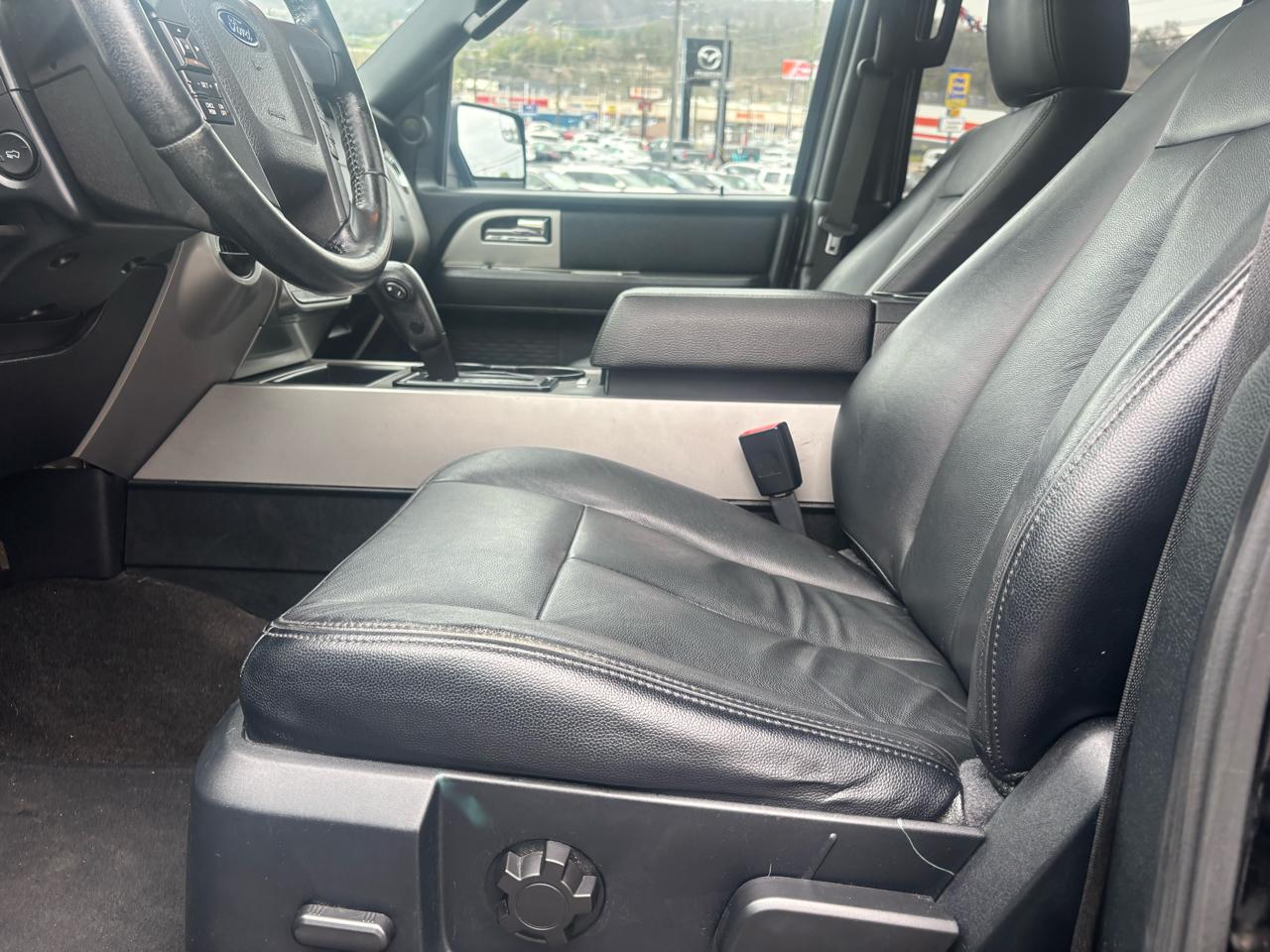 Ford Expedition XLT 2WD 2016