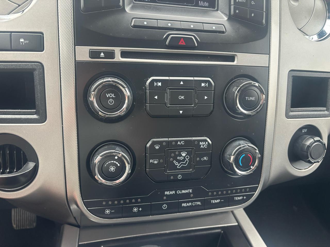 Ford Expedition XLT 2WD 2016