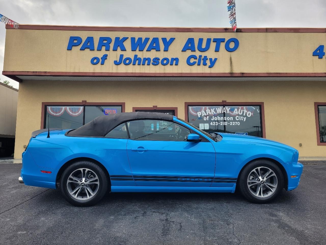 Ford Mustang V6 Convertible 2014