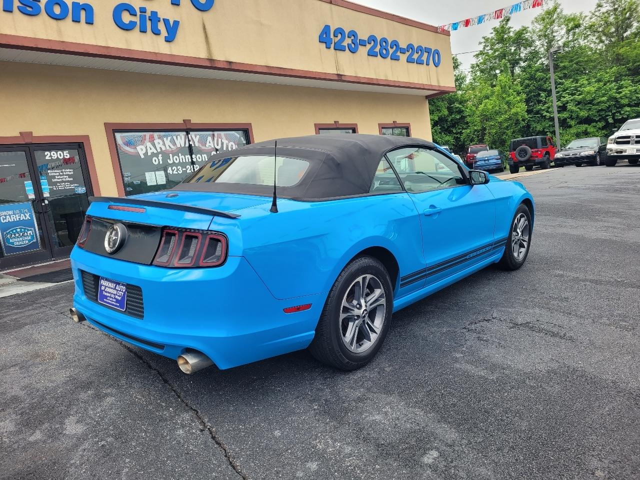 Ford Mustang V6 Convertible 2014