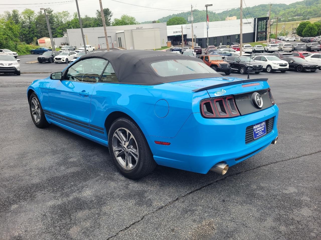 Ford Mustang V6 Convertible 2014