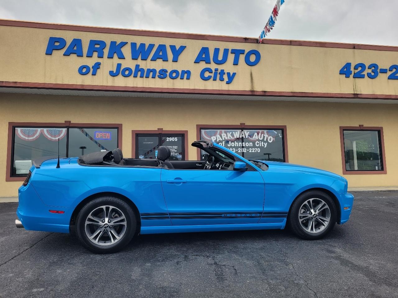 Ford Mustang V6 Convertible 2014