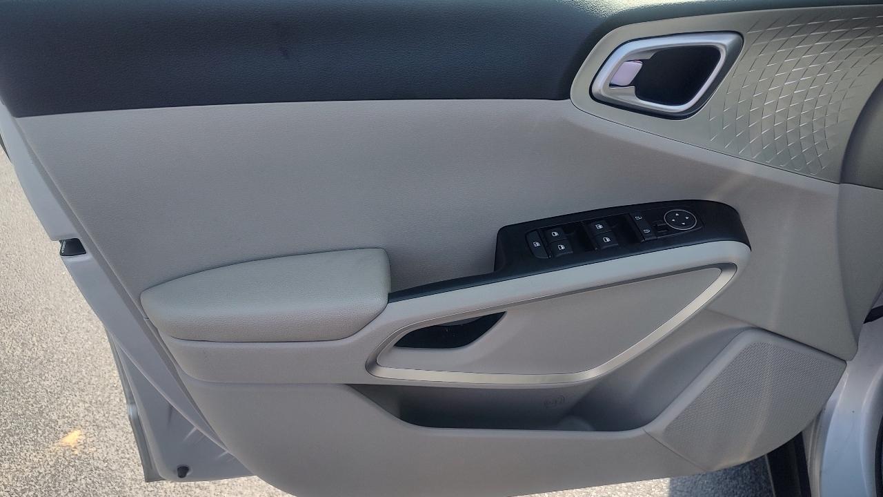 Kia Soul LX CVT 2021