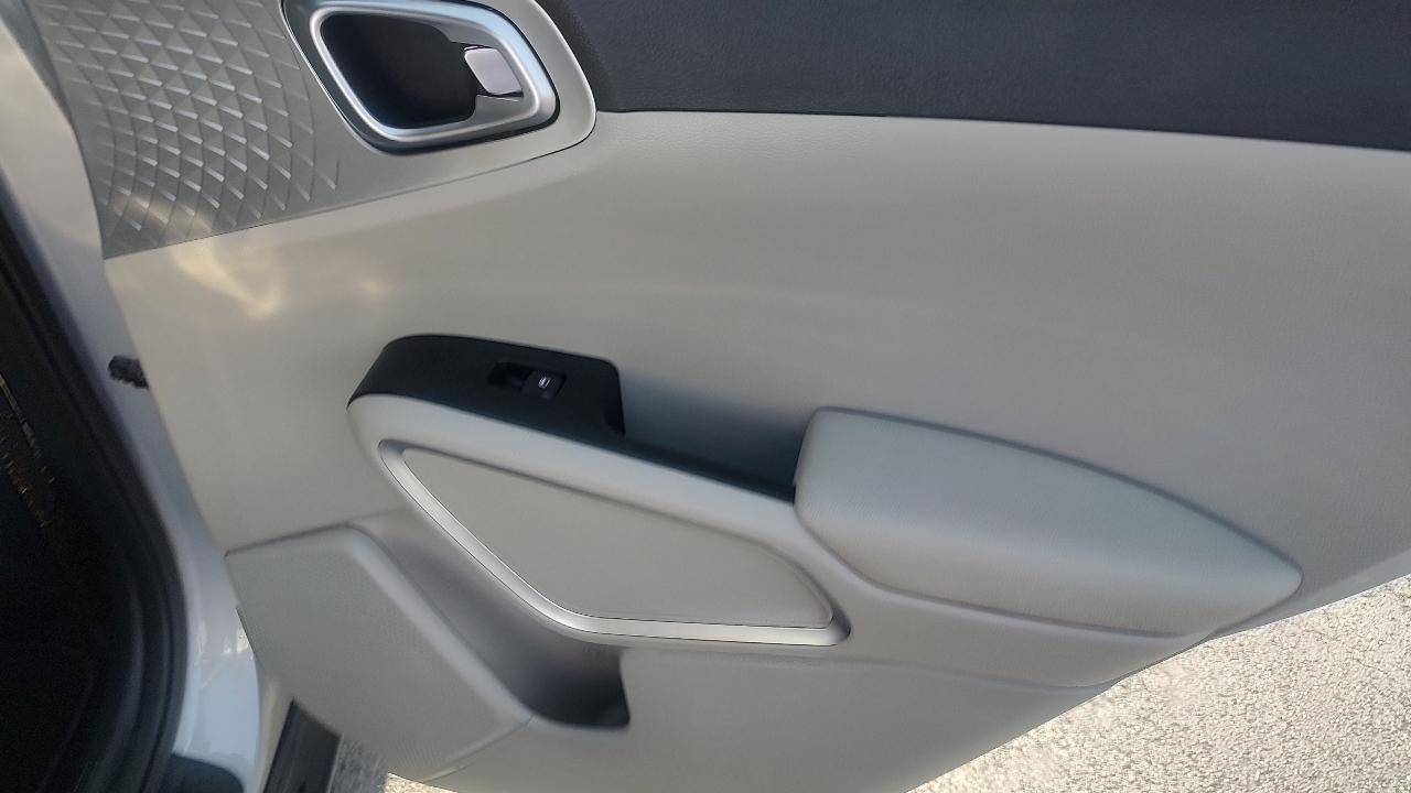 Kia Soul LX CVT 2021
