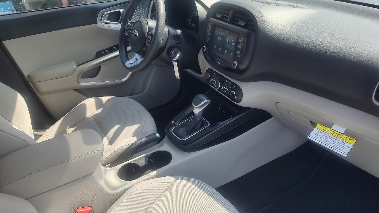 Kia Soul LX CVT 2021