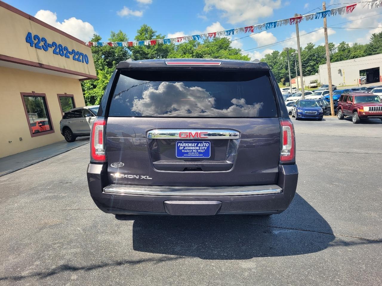 GMC Yukon XL Denali 4WD 2018
