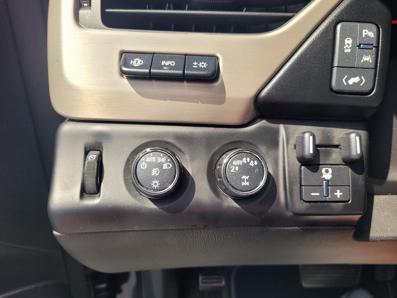 GMC Yukon XL Denali 4WD 2018