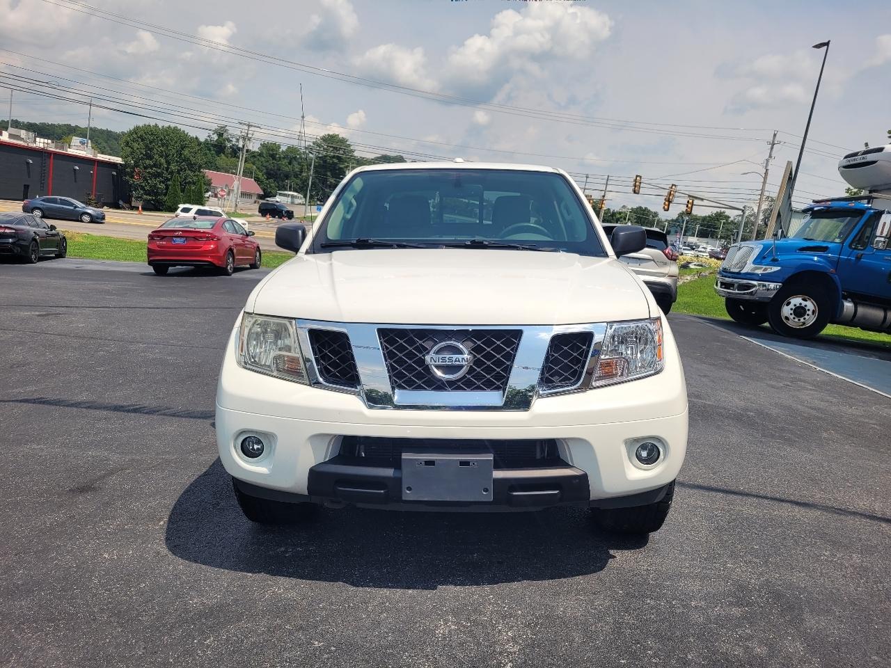 Nissan Frontier SL Crew Cab 5AT 4WD 2016