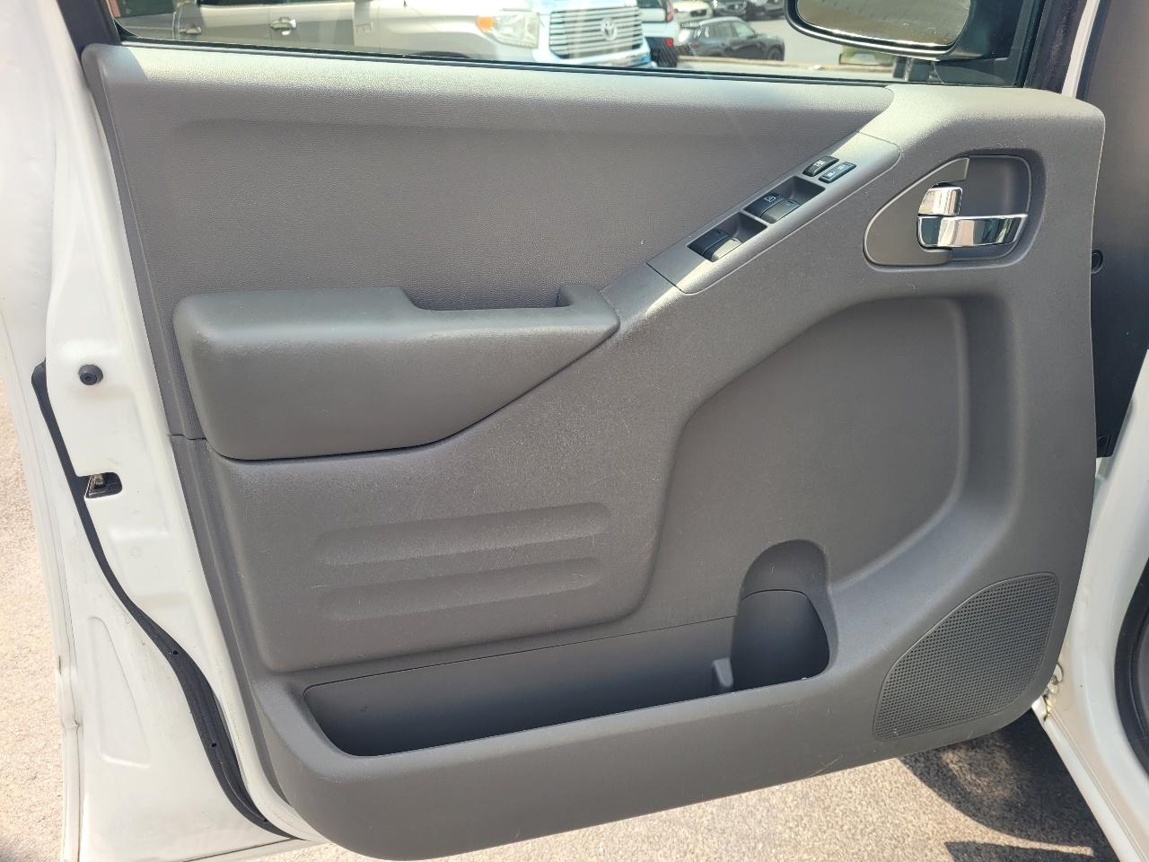 Nissan Frontier SL Crew Cab 5AT 4WD 2016