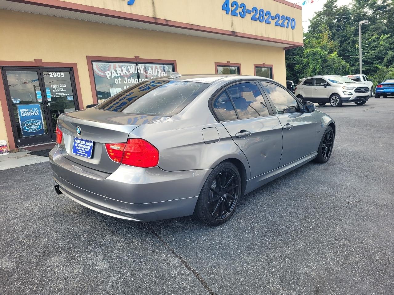 BMW 3-Series 328i xDrive SA 2011
