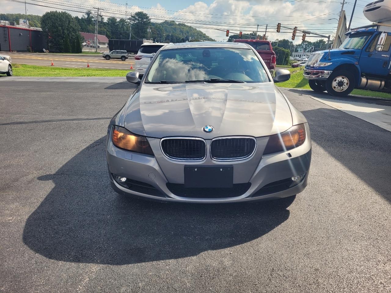 BMW 3-Series 328i xDrive SA 2011
