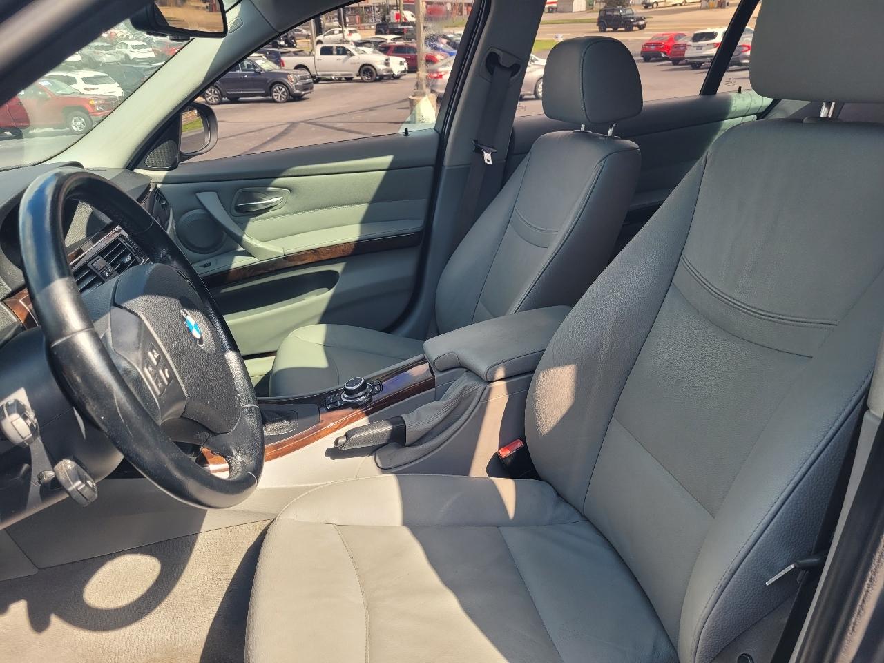 BMW 3-Series 328i xDrive SA 2011