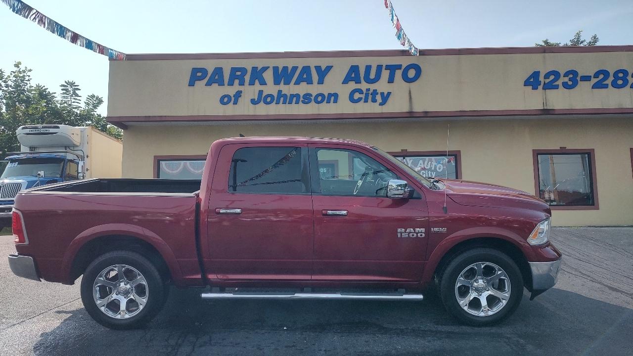 RAM 1500 Laramie Crew Cab SWB 4WD 2015