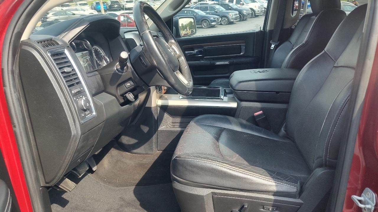 RAM 1500 Laramie Crew Cab SWB 4WD 2015