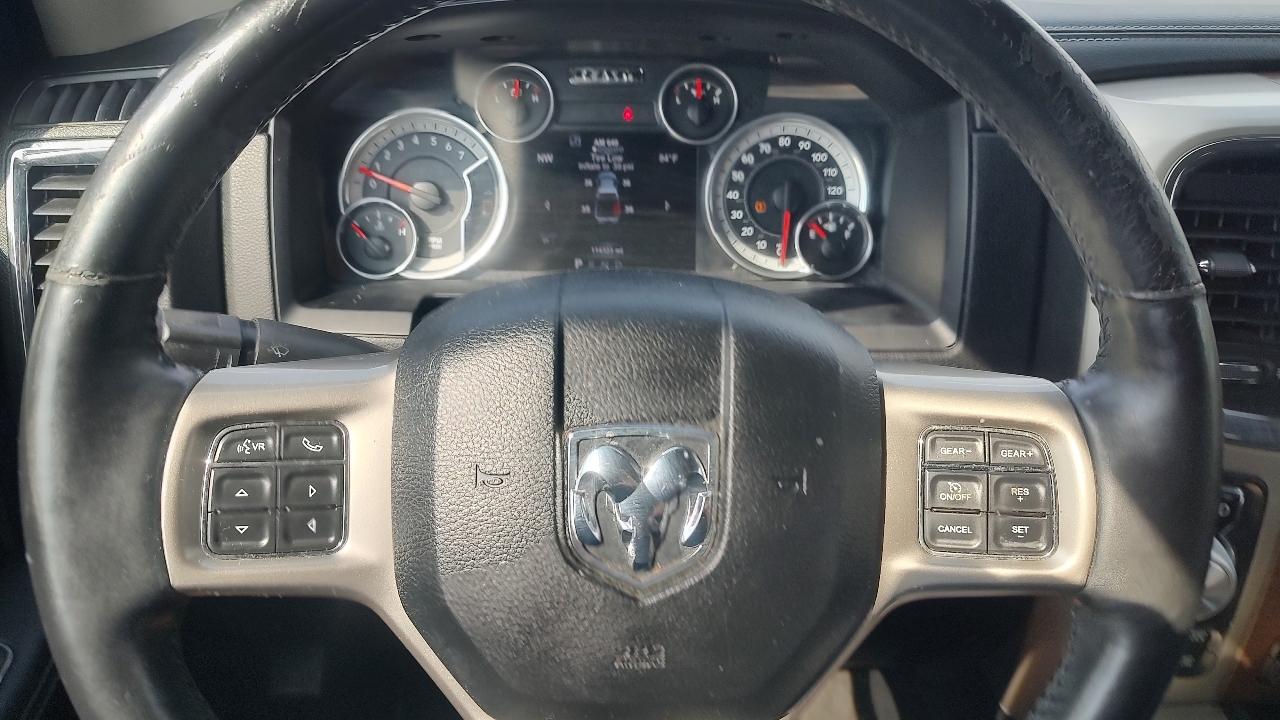 RAM 1500 Laramie Crew Cab SWB 4WD 2015