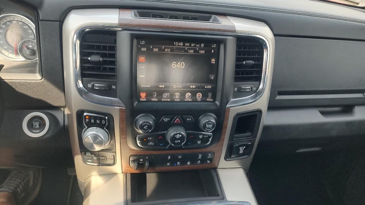 RAM 1500 Laramie Crew Cab SWB 4WD 2015