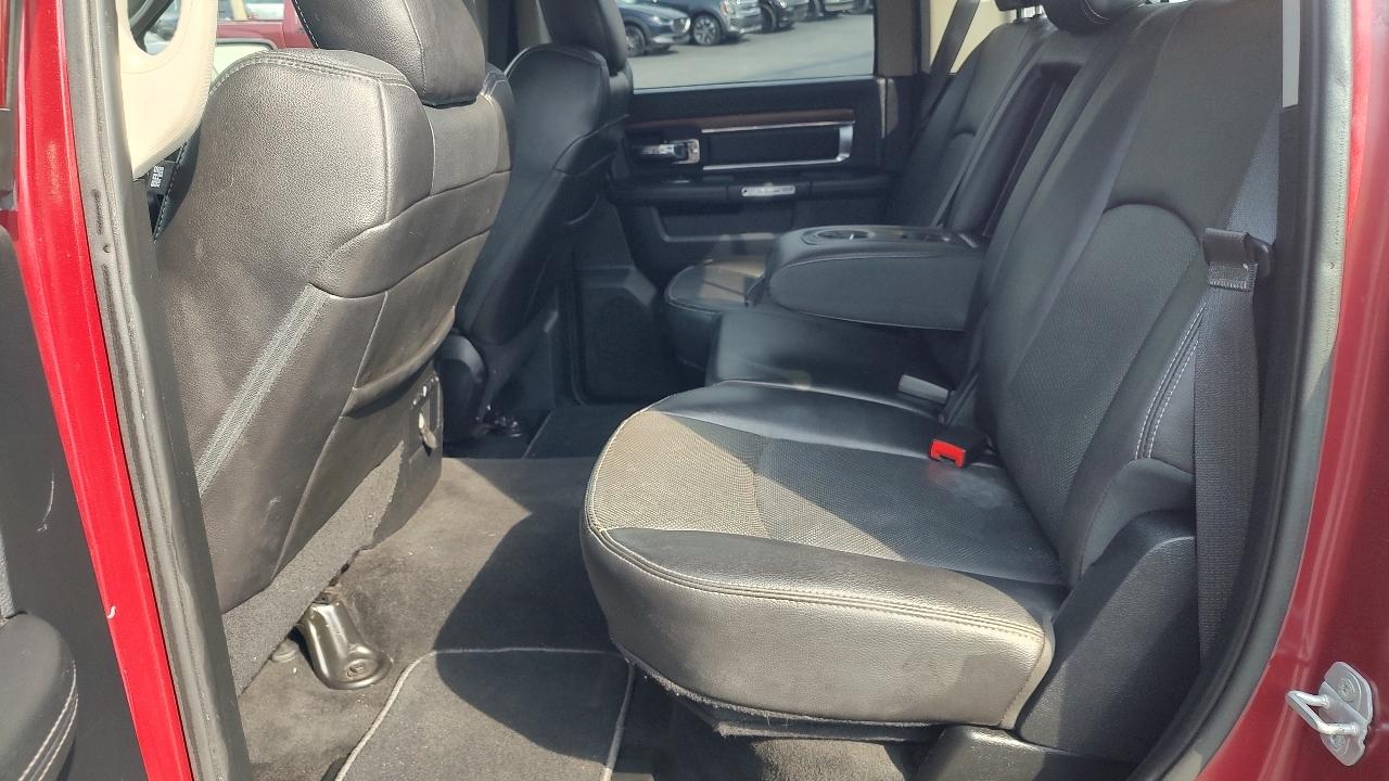 RAM 1500 Laramie Crew Cab SWB 4WD 2015