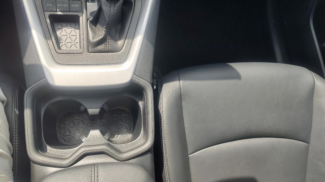 2021 Toyota RAV4 XLE Premium - Photo 18