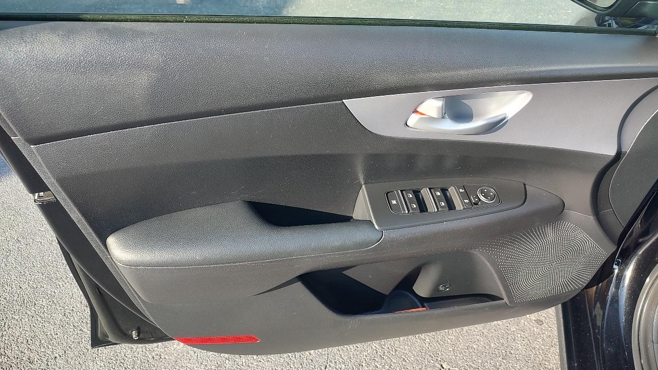 Kia Forte photo 9