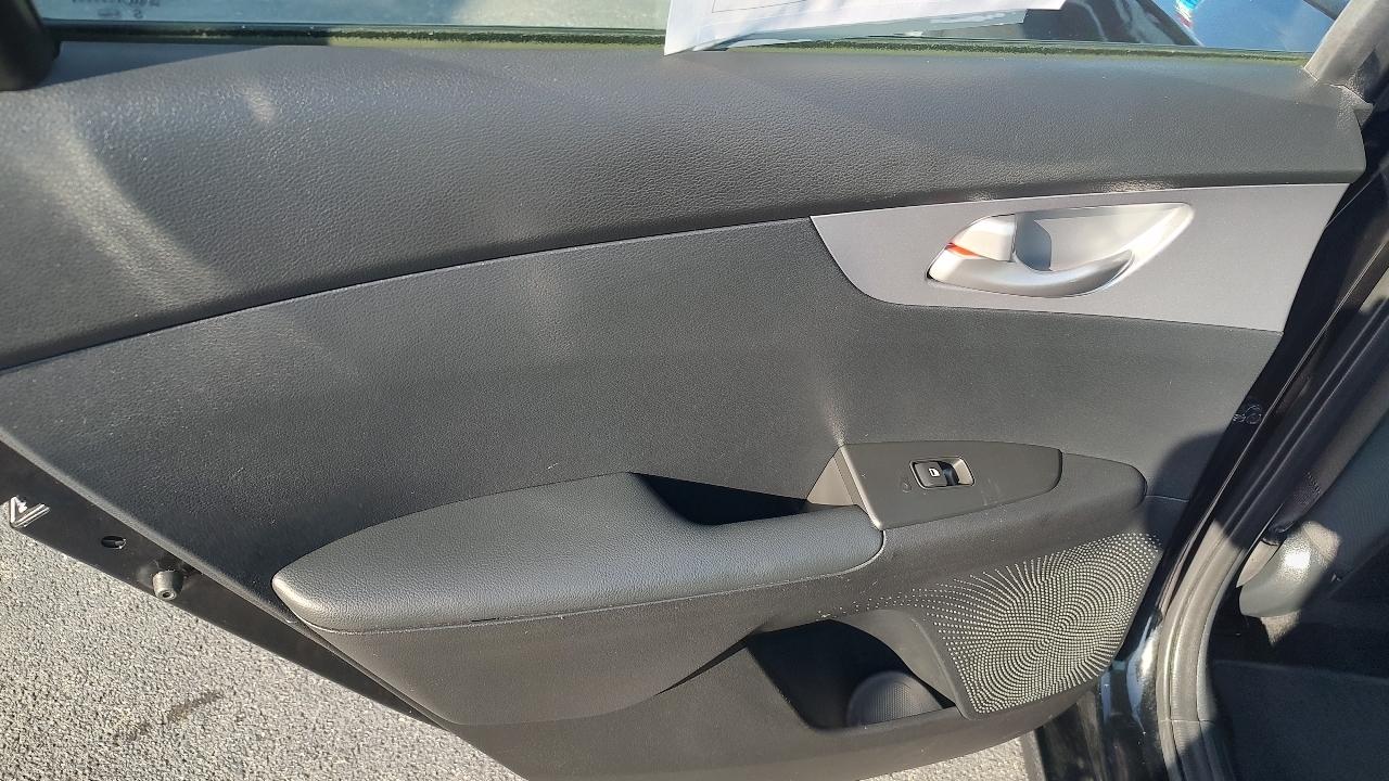 Kia Forte photo 18