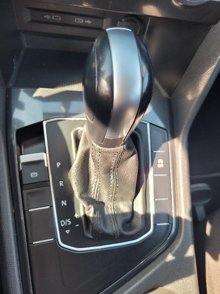 Volkswagen Tiguan S 2021