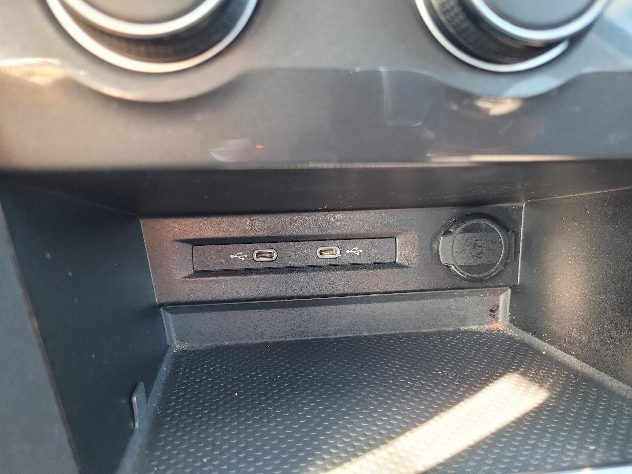 Volkswagen Tiguan S 2021