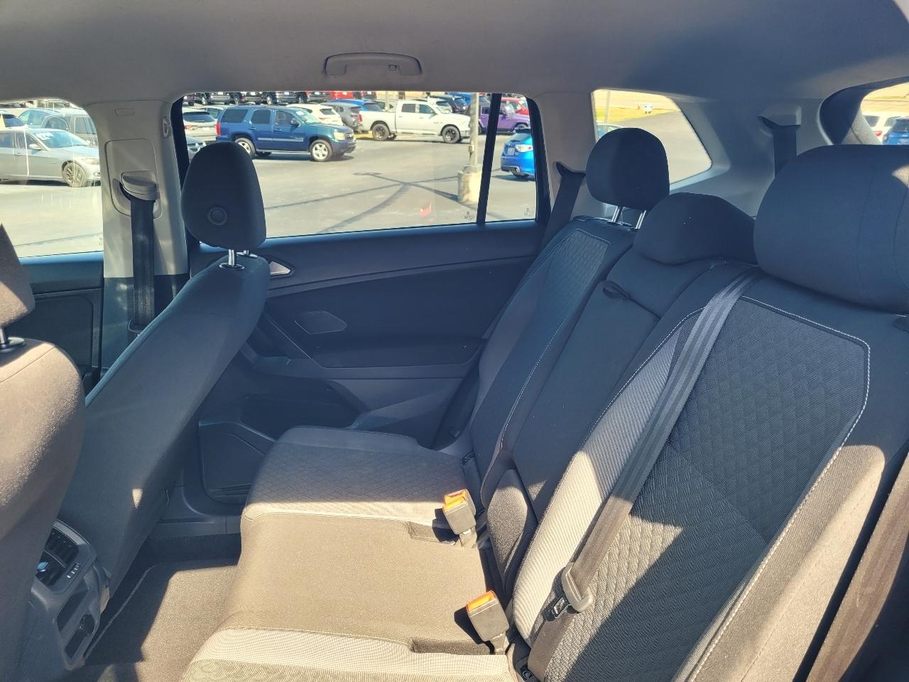 Volkswagen Tiguan S 2021