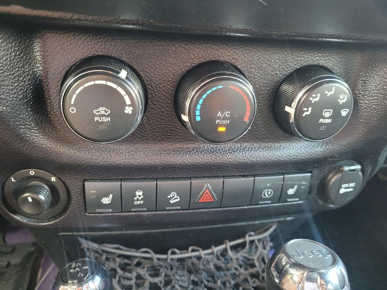 Jeep Wrangler photo 13