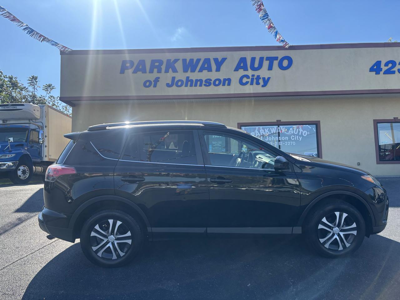 Toyota RAV4 LE FWD 2017