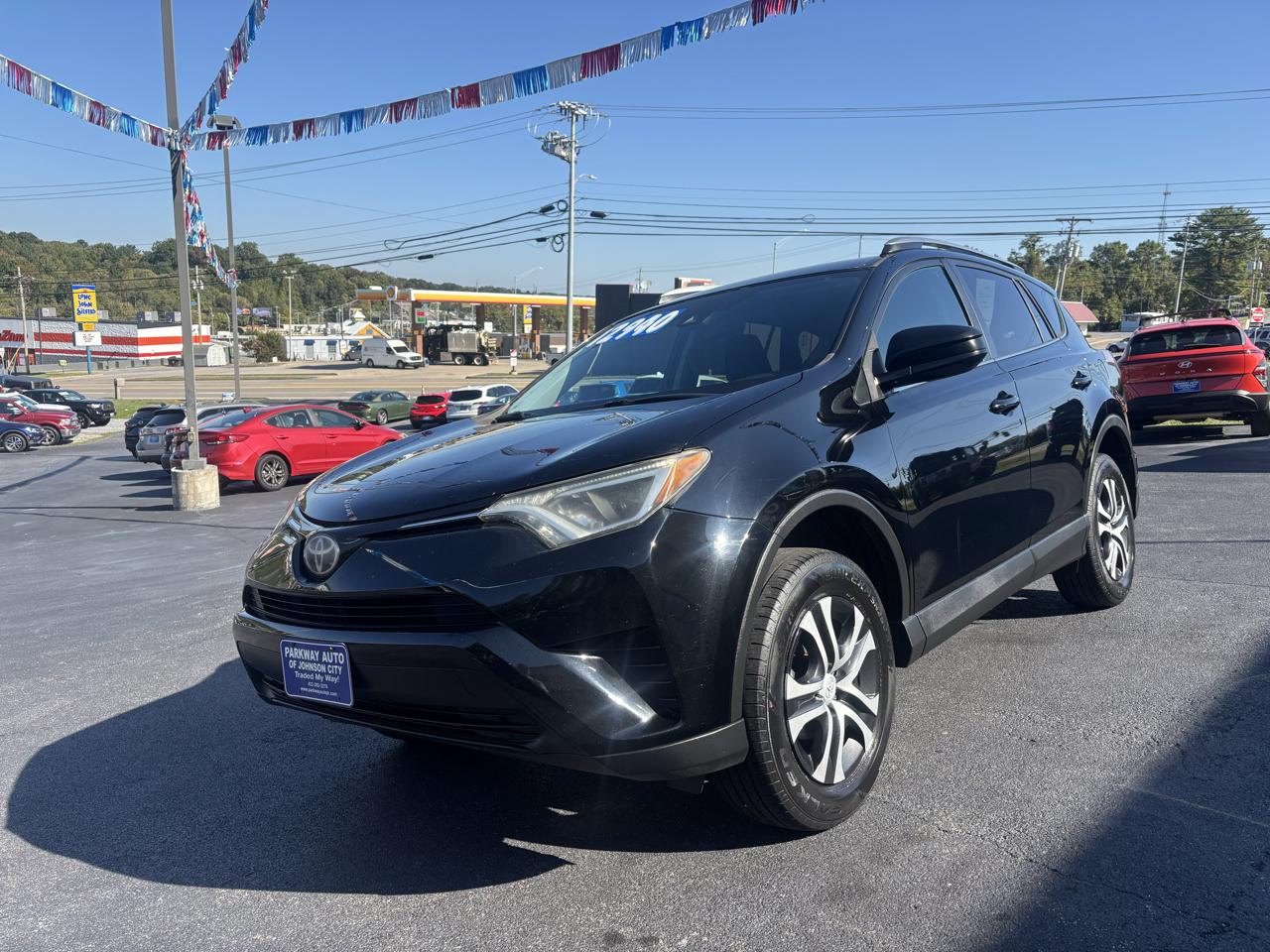 Toyota RAV4 LE FWD 2017