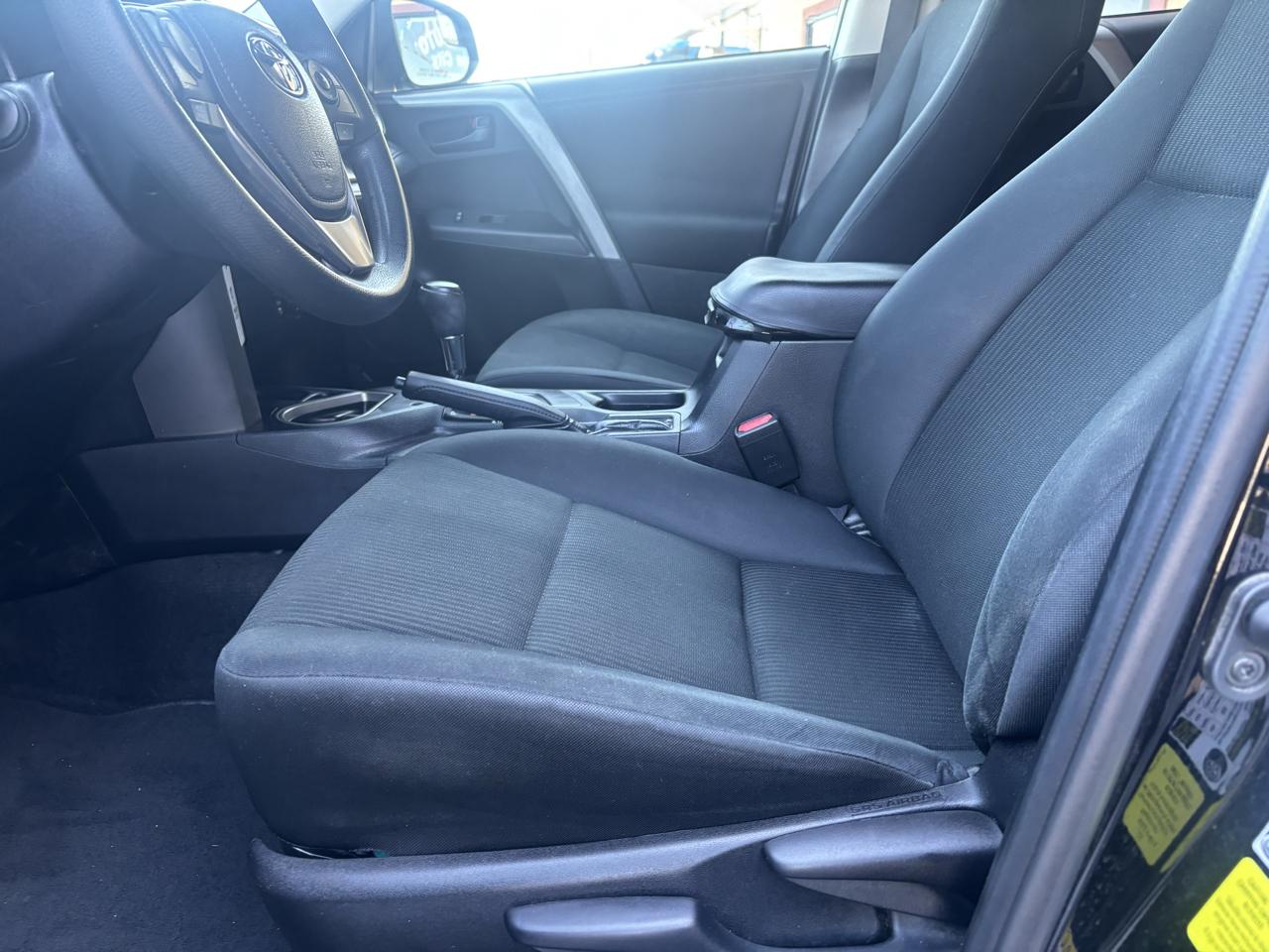 Toyota RAV4 LE FWD 2017
