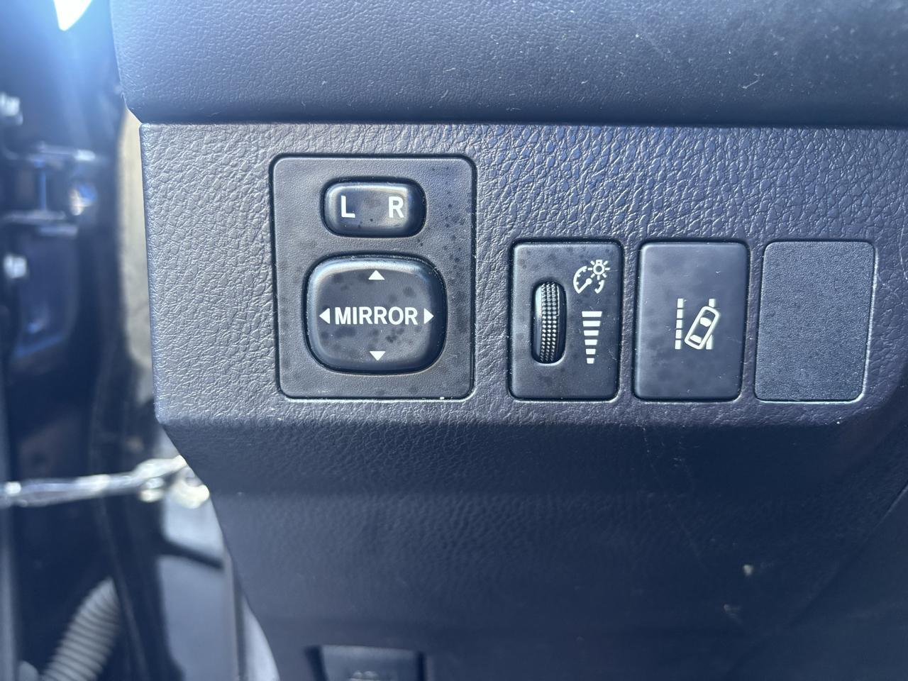 Toyota RAV4 LE FWD 2017