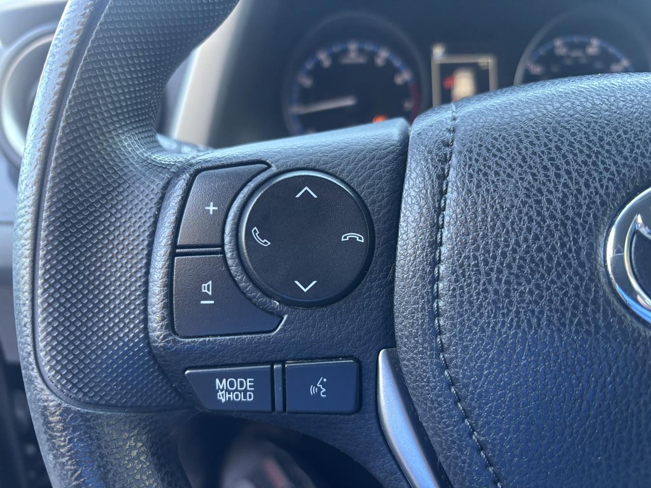 Toyota RAV4 LE FWD 2017