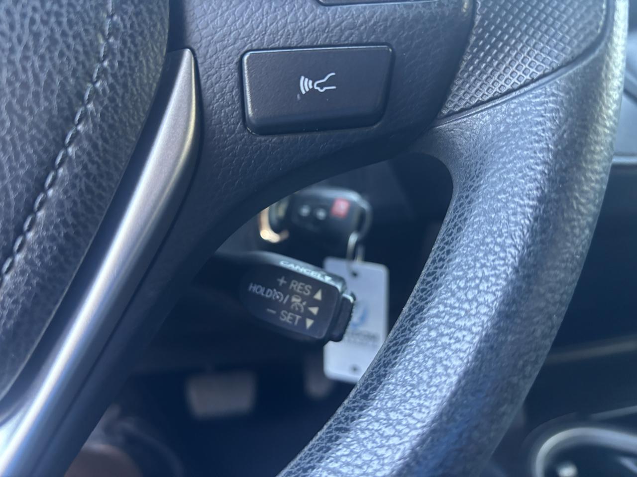 Toyota RAV4 LE FWD 2017