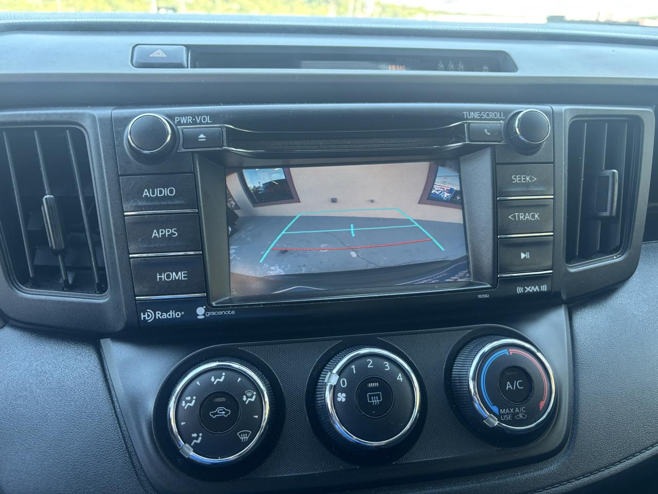 Toyota RAV4 LE FWD 2017