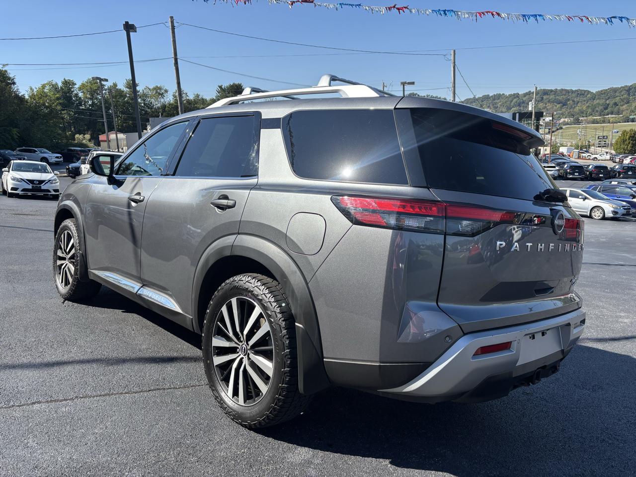 Nissan Pathfinder Platinum 4WD 2023