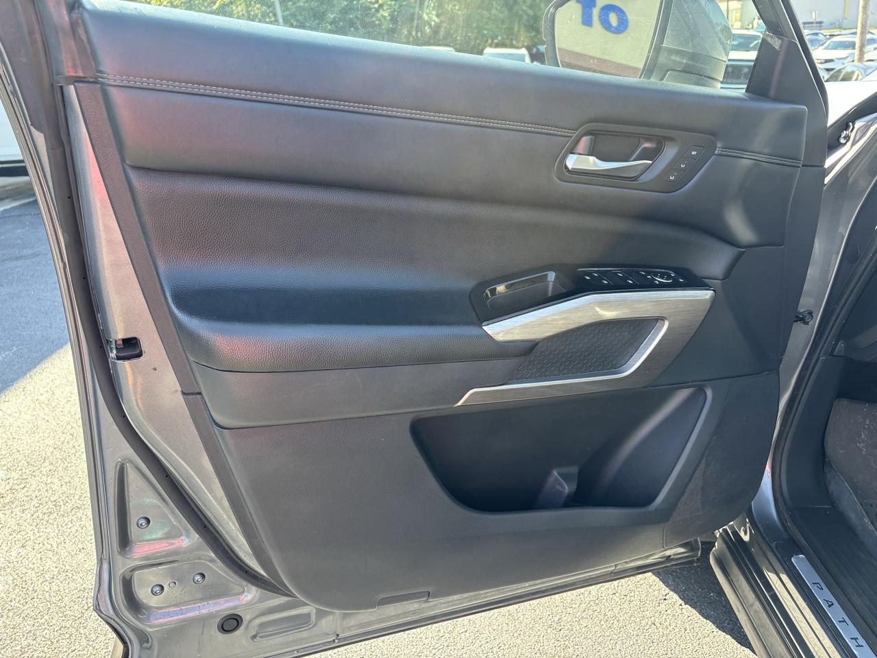 Nissan Pathfinder Platinum 4WD 2023