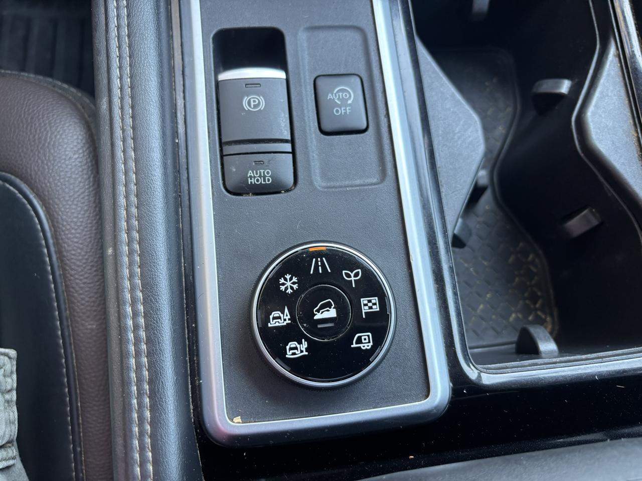 Nissan Pathfinder Platinum 4WD 2023