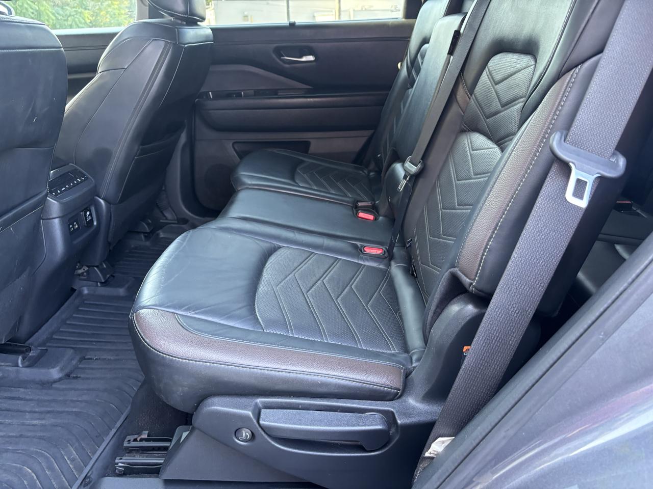 Nissan Pathfinder Platinum 4WD 2023