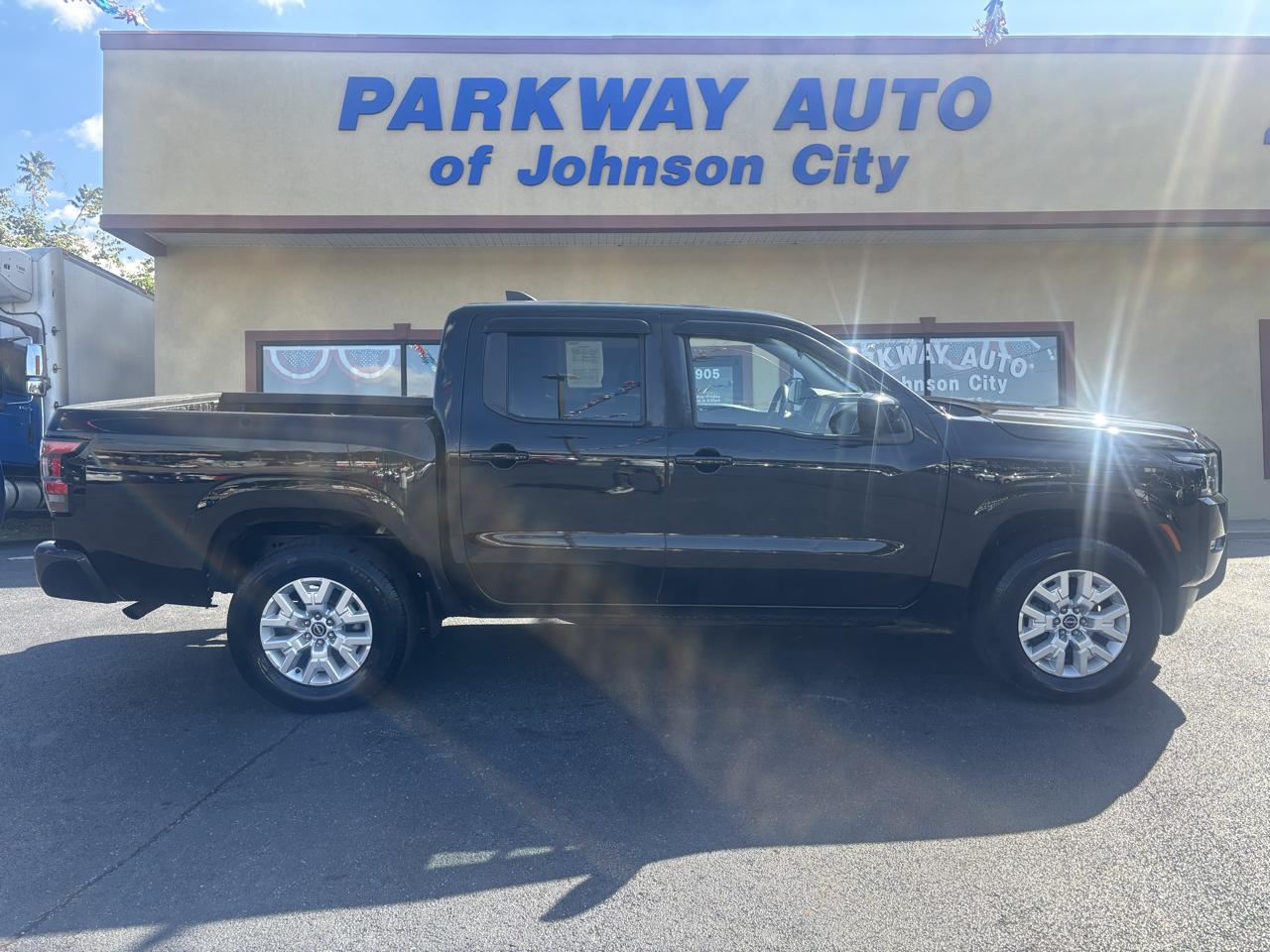 Nissan Frontier photo 2