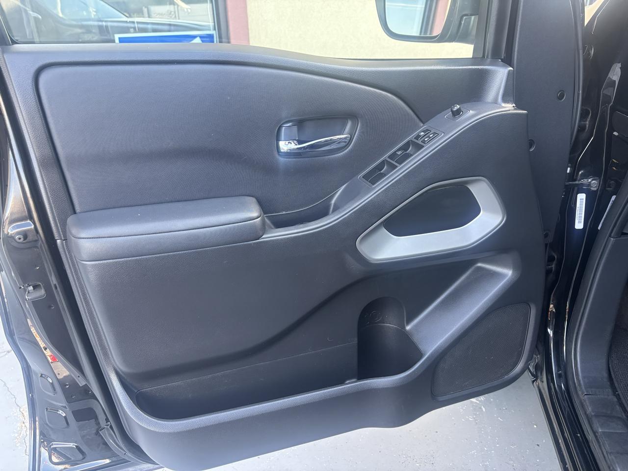 Nissan Frontier photo 9
